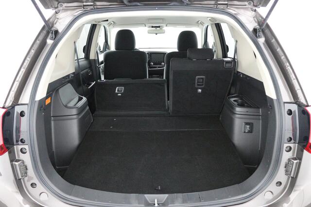 Mitsubishi Outlander 2.4 PHEV Pure | Parkeercamera | Keyless Entry/start | Climate Control | Cruise-Control