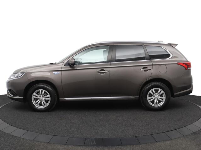 Mitsubishi Outlander 2.4 PHEV Pure | Parkeercamera | Keyless Entry/start | Climate Control | Cruise-Control