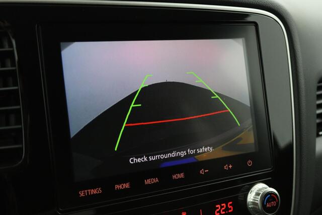 Mitsubishi Outlander 2.4 PHEV Pure | Parkeercamera | Keyless Entry/start | Climate Control | Cruise-Control