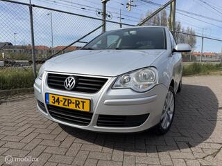 VOLKSWAGEN POLO 1.4-16V Comfortline