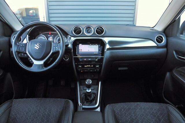 Suzuki Vitara 1.4 Boosterjet Style Smart Hybrid