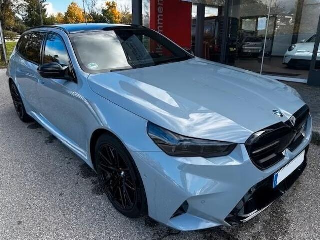 BMW M5 Touring  M-DRIVER PACK 305 km/h, M-REMMEN, PANO, TREKH, MERINO LEDER, 20/21 INCH LMV  1e EIG - UNFALLFREI - Ex BMW AG   INFORMEER OOK NAAR ONZE AAN
