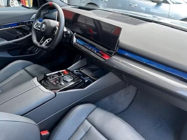 BMW M5 Touring  M-DRIVER PACK 305 km/h, M-REMMEN, PANO, TREKH, MERINO LEDER, 20/21 INCH LMV  1e EIG - UNFALLFREI - Ex BMW AG   INFORMEER OOK NAAR ONZE AAN