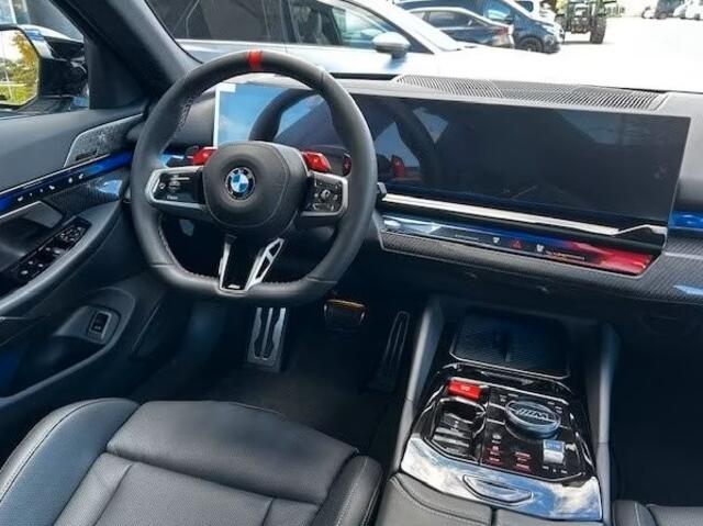 BMW M5 Touring  M-DRIVER PACK 305 km/h, M-REMMEN, PANO, TREKH, MERINO LEDER, 20/21 INCH LMV  1e EIG - UNFALLFREI - Ex BMW AG   INFORMEER OOK NAAR ONZE AAN