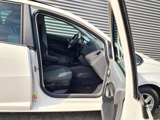 Seat Ibiza 1.4 Style 5drs 01-2010 Candy White