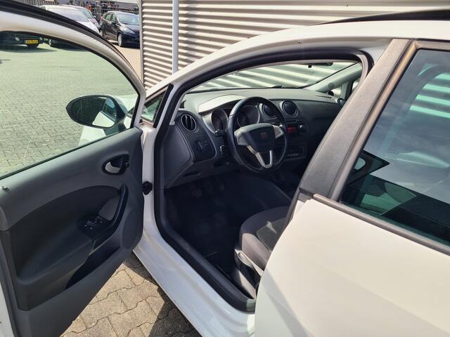 Seat Ibiza 1.4 Style 5drs 01-2010 Candy White