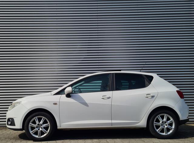 Seat Ibiza 1.4 Style 5drs 01-2010 Candy White