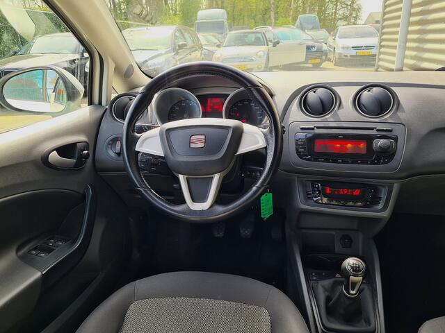 Seat Ibiza 1.4 Style 5drs 01-2010 Candy White