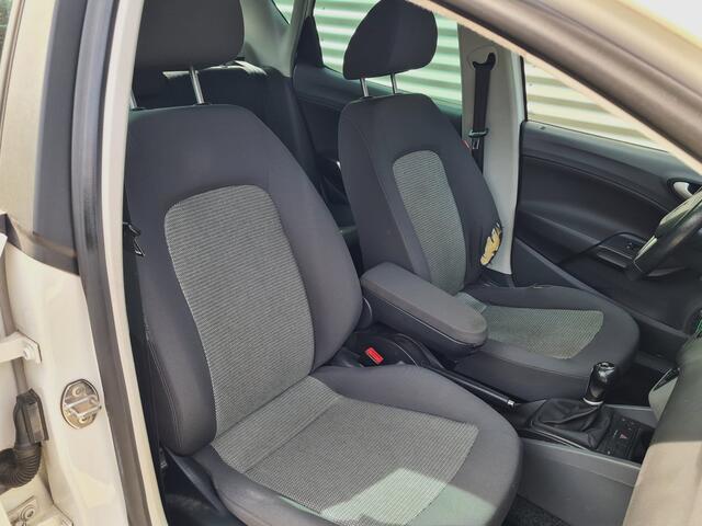 Seat Ibiza 1.4 Style 5drs 01-2010 Candy White