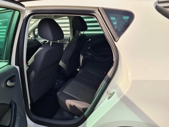 Seat Ibiza 1.4 Style 5drs 01-2010 Candy White