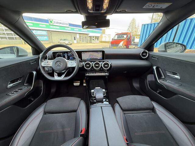 Mercedes-Benz A-Klasse 180 | AMG | PANO | AUT | LEDER | NAP |