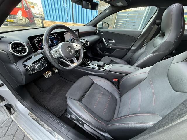 Mercedes-Benz A-Klasse 180 | AMG | PANO | AUT | LEDER | NAP |
