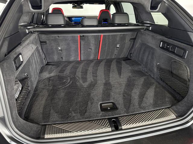 BMW M5 Touring M5 | Keramische remschijven | Trekhaak | M Driver's Pack