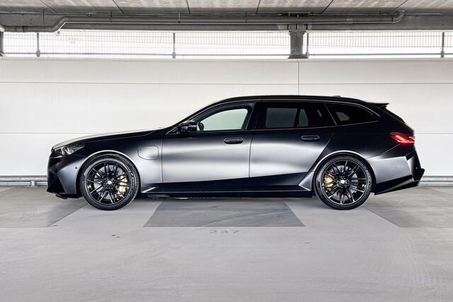 BMW M5 Touring M5 | Keramische remschijven | Trekhaak | M Driver's Pack