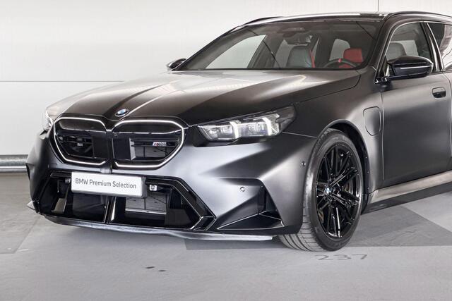 BMW M5 Touring M5 | Keramische remschijven | Trekhaak | M Driver's Pack