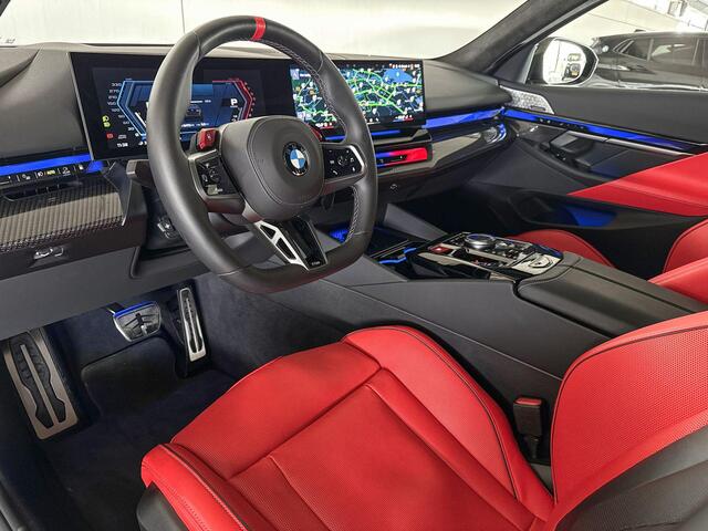 BMW M5 Touring M5 | Keramische remschijven | Trekhaak | M Driver's Pack