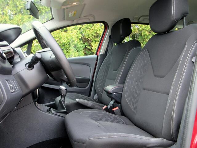 Renault Clio Estate 1.2 16V Limited  Airco  Cruise control 