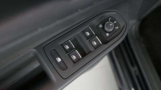 Volkswagen Golf 1.4 TSI eHybrid 204pk PHEV Style / Travel Assist / Memory / Navigatie