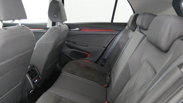 Volkswagen Golf 1.4 TSI eHybrid 204pk PHEV Style / Travel Assist / Memory / Navigatie