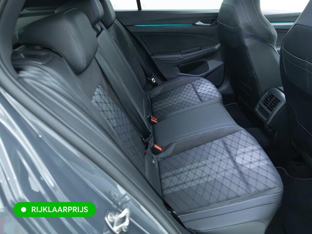 Volkswagen Golf 1.5 eTSI R-Line Edition 150 PK | Panoramadak | Elect. Trekhaak | Stoel- & Stuurverw. | Adap. Cruise | Achteruitrijcamera, Apple Carplay, Android 
