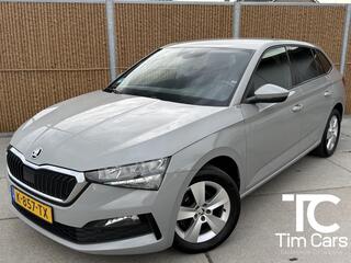 SKODA SCALA 1.0 TSI Sport Business Automaat | Trekhaak uitklapbaar | Steel Grey | Achteruitrijcamera | Stoelverwarming | LED verlichting | Climate & cruise control | Keyless start | Regensensor | Parkeersensoren achter