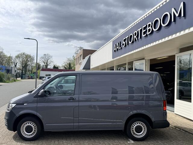 Volkswagen Transporter 2.0 TDI 150pk T6.1 L1H1 32 Comfortline | Trekhaak | Airco | Adapt. Cruise | Stoelverwarming Links | PDC incl. Camera