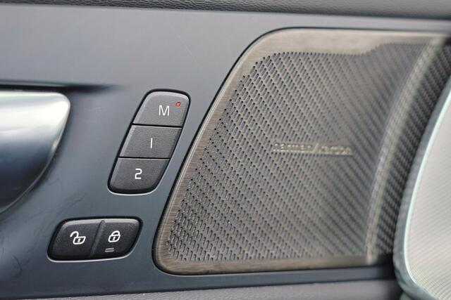 Volvo XC60 T6 Recharge AWD Plus Black Edition - Panorama/schuifdak - IntelliSafe Assist & Surround - 360� Camera - Harman/Kardon audio - Adaptieve LED kopla