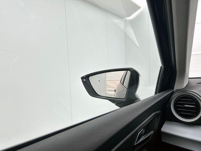 Seat Ibiza 1.0 EcoTSI Style Business Intense Navigatie Apple Carplay/Android Auto Parkeersensoren Virtual Cockpit Cruise Control Stoelverwarming Full Led C