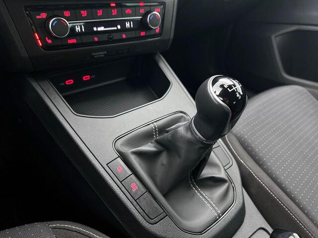 Seat Ibiza 1.0 EcoTSI Style Business Intense Navigatie Apple Carplay/Android Auto Parkeersensoren Virtual Cockpit Cruise Control Stoelverwarming Full Led C
