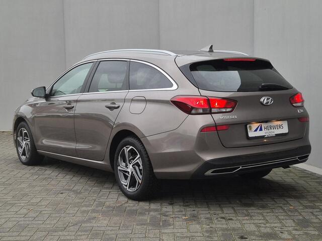 Hyundai I 30 Wagon 1.0 T-GDi MHEV Comfort Smart Handgeschakeld / Fabrieksgarantie tot 01-2029 / Dealer onderhouden / Stuur en Stoel verwarming / Achteruitrijc