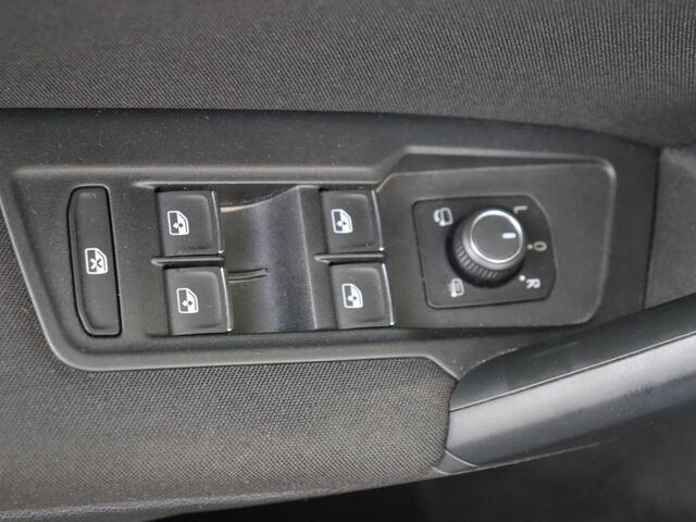 Volkswagen Tiguan 1.4 TSI eHybrid Life Business | SoH 96% | Navigatie | Keyless | Adaptieve Cruise control | Dodehoek detectie | CarPlay | Achteruitrij camera |