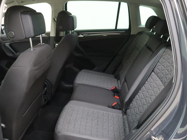 Volkswagen Tiguan 1.4 TSI eHybrid Life Business | SoH 96% | Navigatie | Keyless | Adaptieve Cruise control | Dodehoek detectie | CarPlay | Achteruitrij camera |