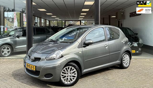 Toyota Aygo 1.0-12V Aspiration Green AUTOMAAT | ALCANTARA | NAP