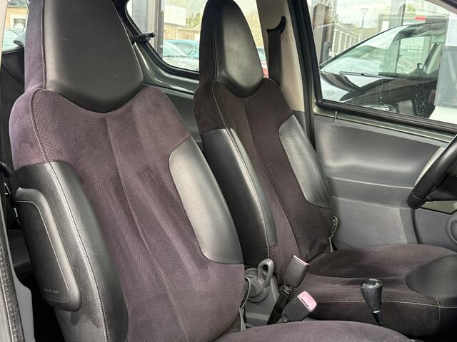 Toyota Aygo 1.0-12V Aspiration Green AUTOMAAT | ALCANTARA | NAP
