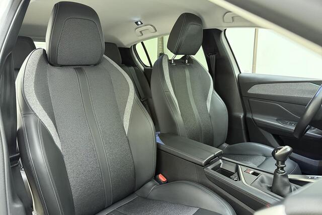 Peugeot 308 1.2 PureTech Allure Pack Business / digitaal dashboard / dodehoekdetectie / achteruitrijcamera / spraakbediening / hill hold / brake assist / trek
