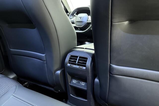 Peugeot 308 1.2 PureTech Allure Pack Business / digitaal dashboard / dodehoekdetectie / achteruitrijcamera / spraakbediening / hill hold / brake assist / trek