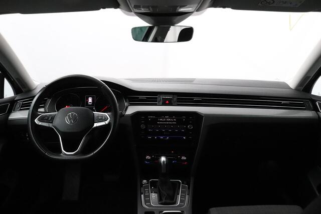 Volkswagen Passat Variant 1.5 TSI 150pk DSG Business | Trekhaak | Navigatie | Cruise Control Adaptief |