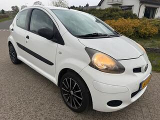 TOYOTA AYGO 1.0-12V Access