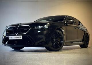 BMW M5 5-serie |Keramisch |Carbon Pakket |Stoelventilatie |Iconic glow |Bowers & Wilkins |360�