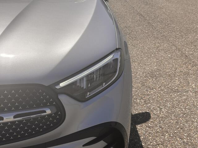 Mercedes-Benz GLC-Klasse 300e 4MATIC AMG Line | Trekhaak | Panoramadak | Achteruitrijcamera | Apple CarPlay