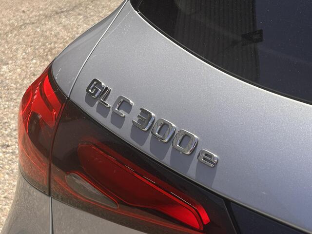 Mercedes-Benz GLC-Klasse 300e 4MATIC AMG Line | Trekhaak | Panoramadak | Achteruitrijcamera | Apple CarPlay