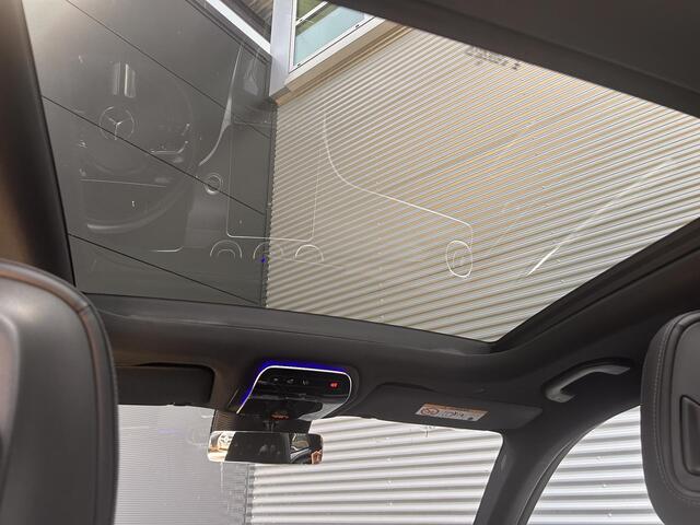 Mercedes-Benz GLC-Klasse 300e 4MATIC AMG Line | Trekhaak | Panoramadak | Achteruitrijcamera | Apple CarPlay