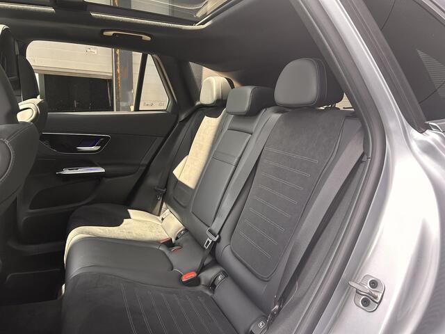 Mercedes-Benz GLC-Klasse 300e 4MATIC AMG Line | Trekhaak | Panoramadak | Achteruitrijcamera | Apple CarPlay