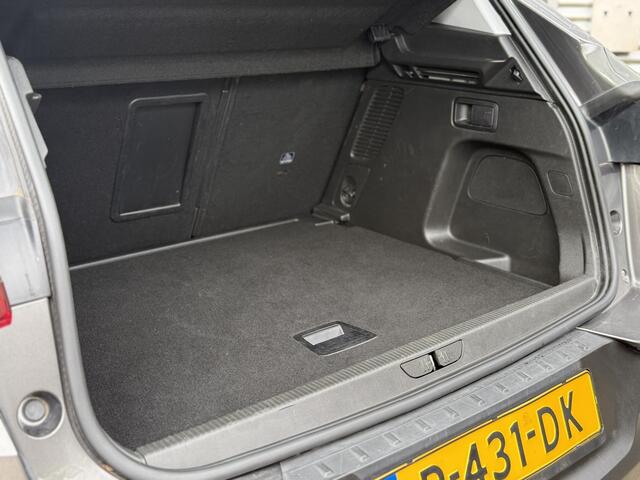 Opel Grandland X 1.2 Turbo Innovation l Navigatie l Trekhaak l Camera l Stoelverwarming l Electrische Klep