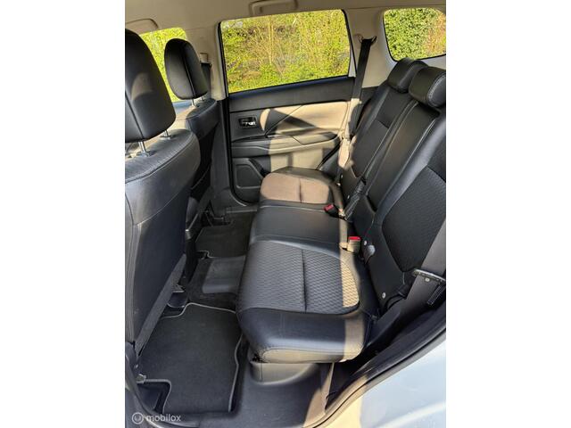 Mitsubishi Outlander 2.0 4WD hybridePHEV Instyle+ e apk