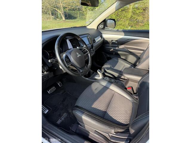 Mitsubishi Outlander 2.0 4WD hybridePHEV Instyle+ e apk