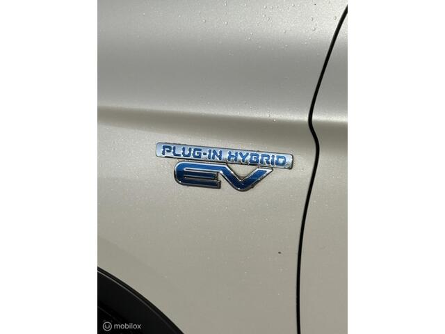 Mitsubishi Outlander 2.0 4WD hybridePHEV Instyle+ e apk