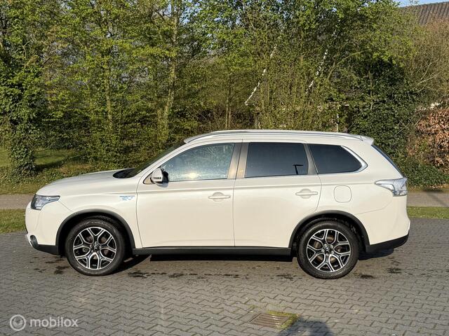 Mitsubishi Outlander 2.0 4WD hybridePHEV Instyle+ e apk