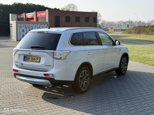 Mitsubishi Outlander 2.0 4WD hybridePHEV Instyle+ e apk