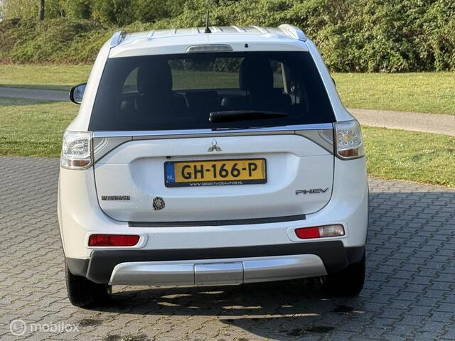 Mitsubishi Outlander 2.0 4WD hybridePHEV Instyle+ e apk